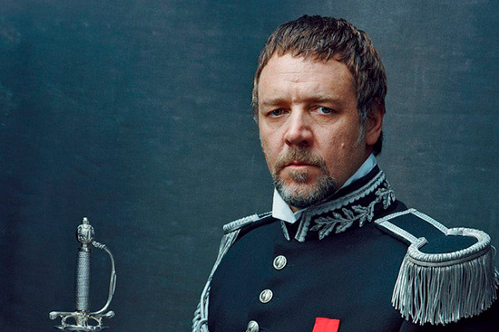 El némesis de Valjean, el implacable Javert (Russell Crowe) en la adaptación del musical a la pantalla grande.