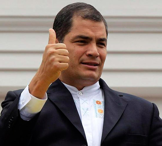 “Antes un largometraje era cada 4 años, ahora es al revés, salen 4 filmes al año. Cada 12 días se premia a nivel internacional a una película ecuatoriana. Entonces sí, el cine ecuatoriano no me lo pierdo” dice el presidente reelecto, Rafael Correa.